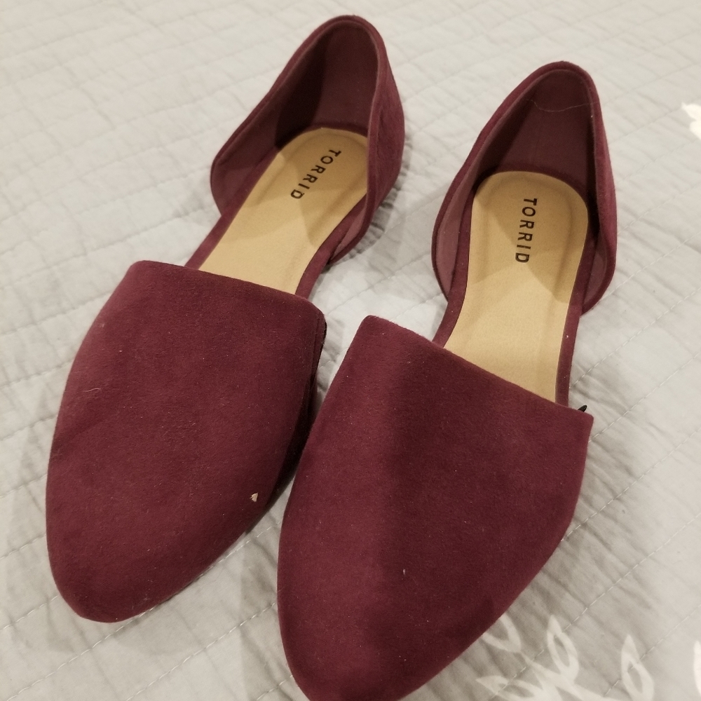 NWOT Torrid Faux Suede Flats